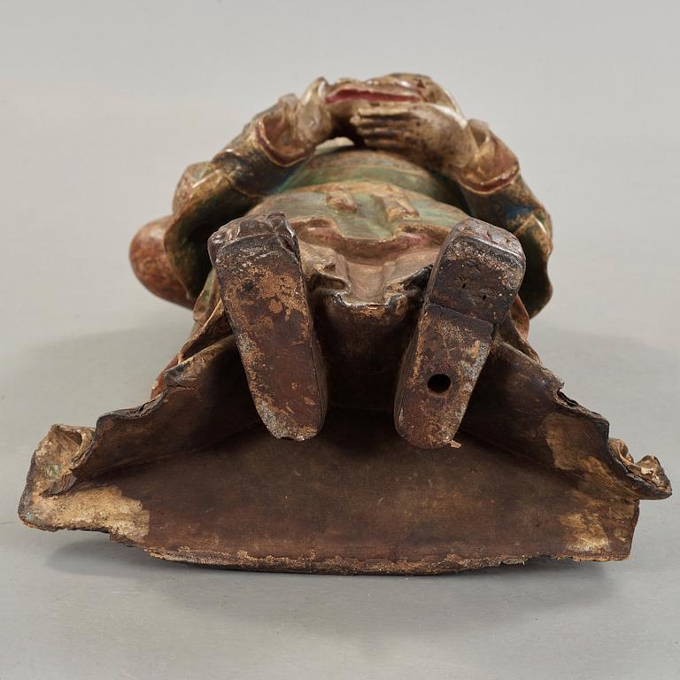 A large wooden scultpure of a daoist dignitary, 17/18th Century.