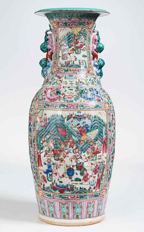 A massive Canton vase, late Qing dynasty.