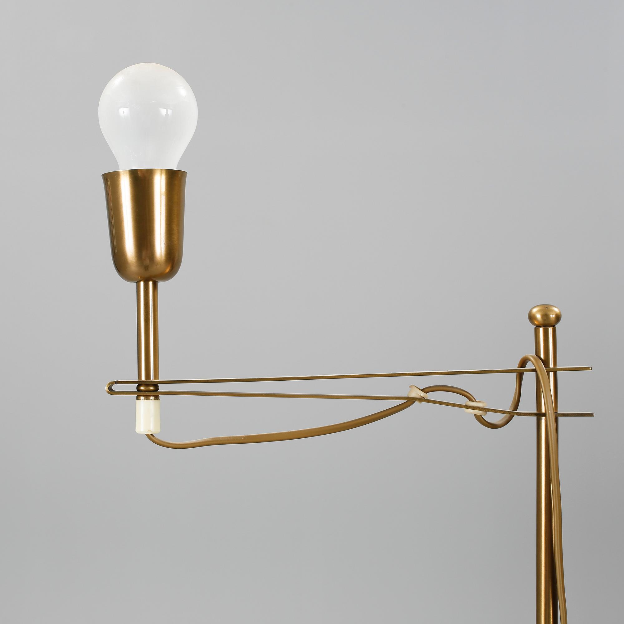 GOLVLAMPA, mässing, 1900-talets andra hälft.