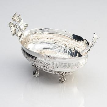 A Swedish 18th century silver bowl, mark of Erik Lemon, Uppsala 1782.