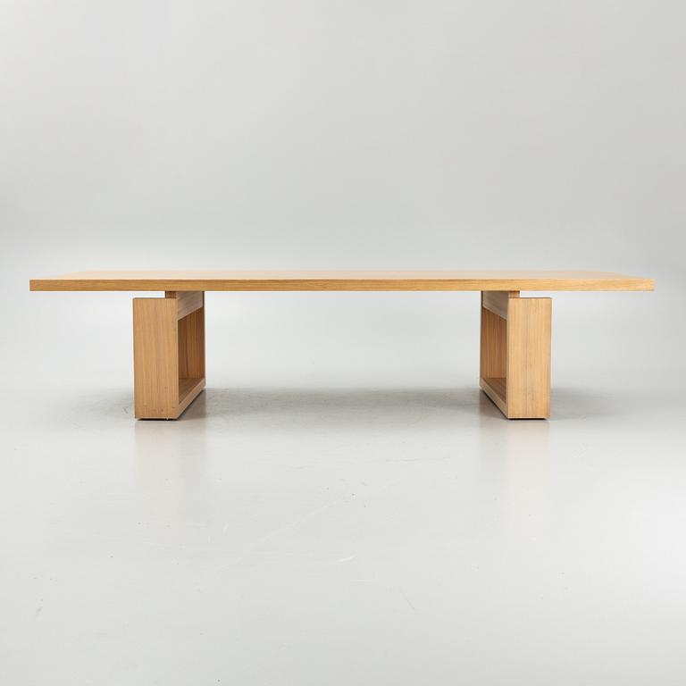 Dining table, likely Italian, 21st century.