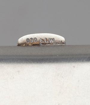 CIGARETTETUI, silver samt emalj, stämplad 830 ELW. 1900-talets början. Vikt ca 170 g.