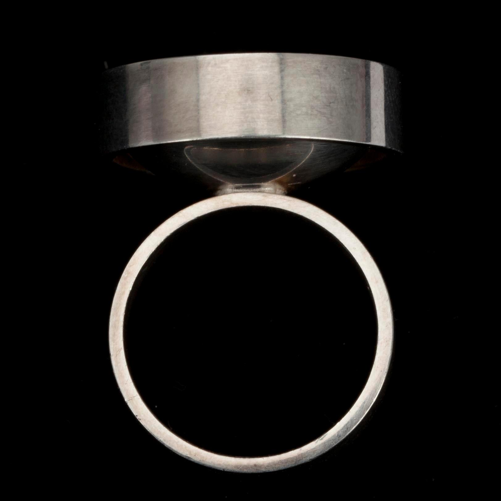 RING, silver, Elis Kauppi, Kupittaan Kulta, Åbo 1960-tal. Vikt ca 10,9 g.