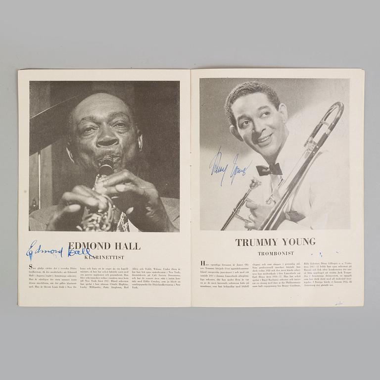 Autographs of Louis Armstrong with band.