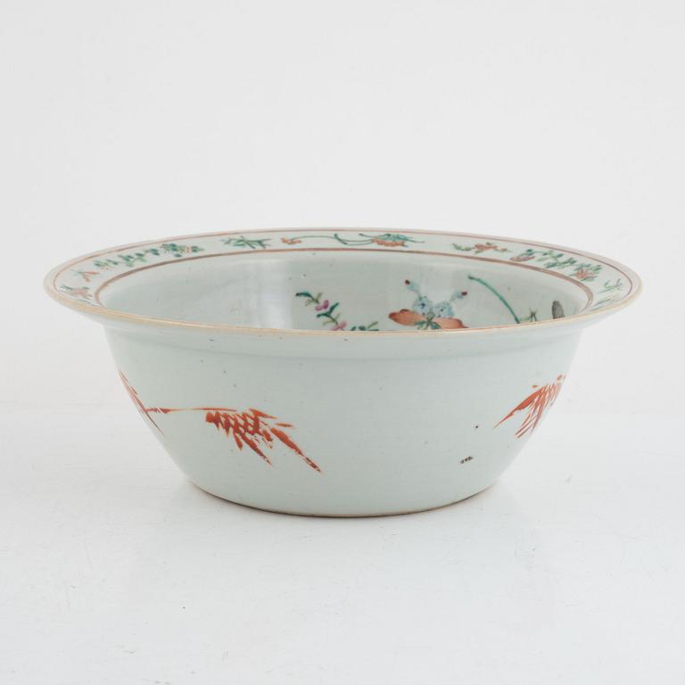 A Chinese famille rose basin / bowl, 20th century.
