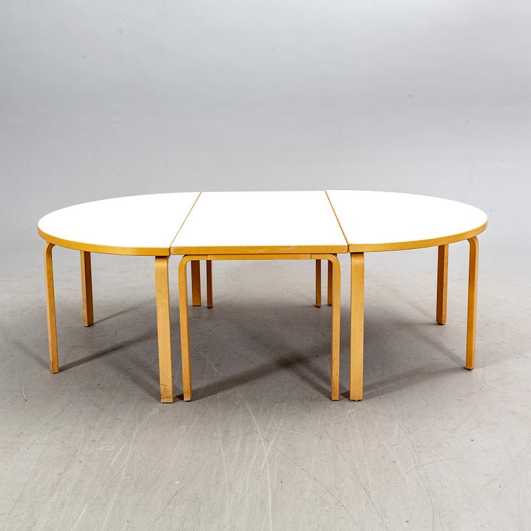 Alvar Aalto, bord modellnr 81a samt 95 Finland 2000-tal.