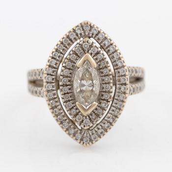 Ring, 18K white gold with a marquise-cut diamond and brilliant-cut diamonds.