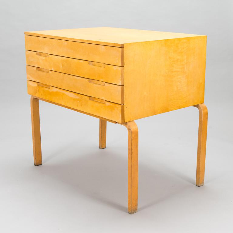 A mid 20th century architect file cabinet by Artek's Drawing office manufacturer O.Y. Huonekalu- ja Rakennustyötehdas AB.