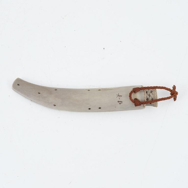 Sven-Åke Risfjell, a reindeer horn knife, signed and dated -86.