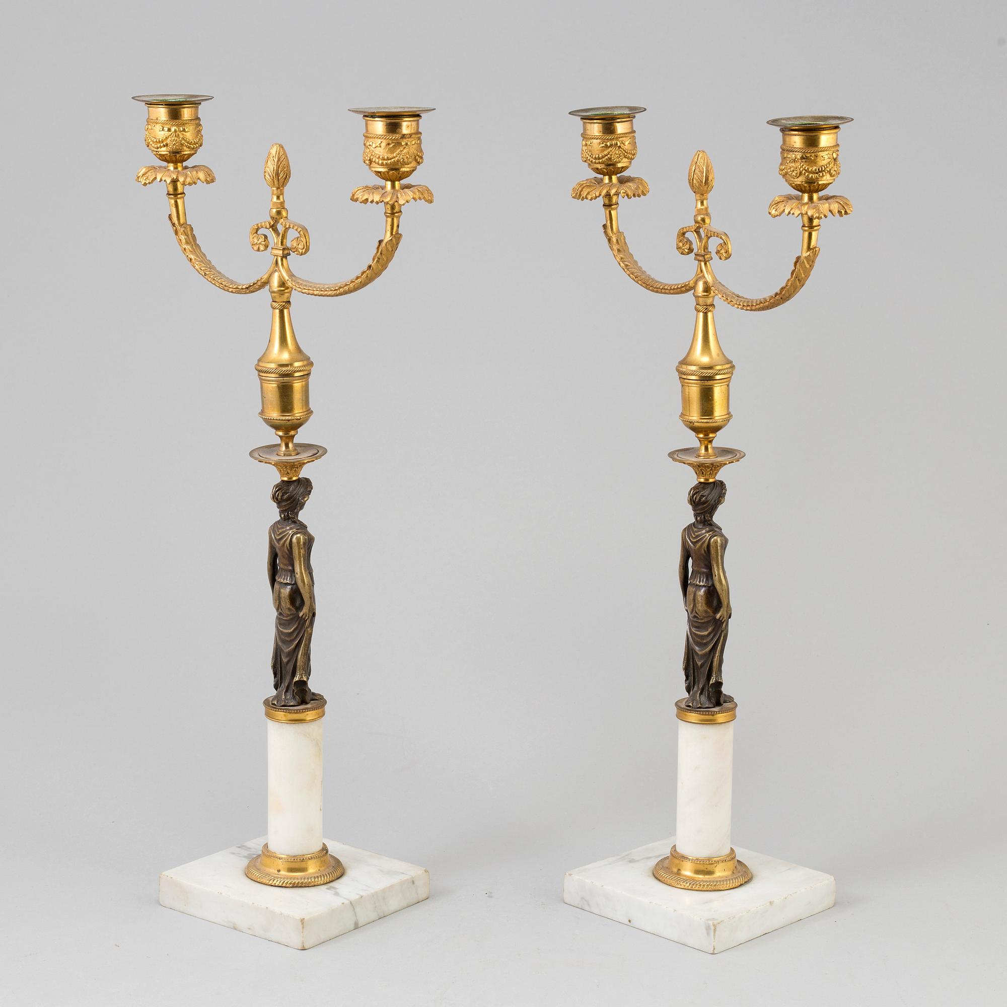A PAIR OF BRONZE AND MARBLE CANDELABRA, late gustavian style, first half of the 20th century.