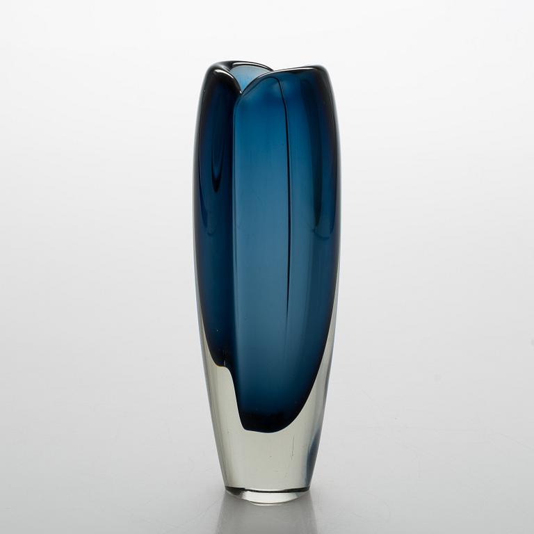 An 'Usva' glass vase by Kaj Franck, signed K. Franck Nuutajärvi Notsjö -62.
