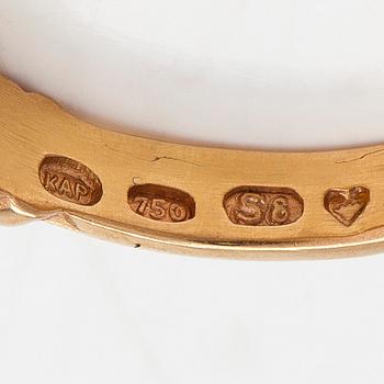 Ring, 18K guld med odlade pärlor, Helsingfors 1995.