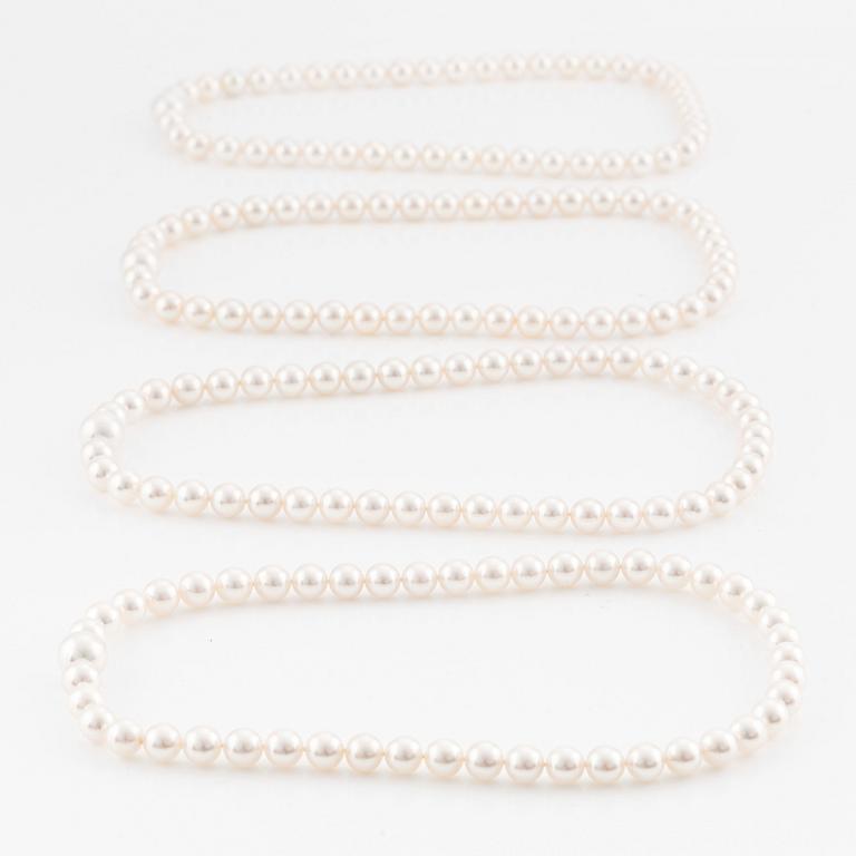 Four cultured pearl necklaces, Gaudy.
