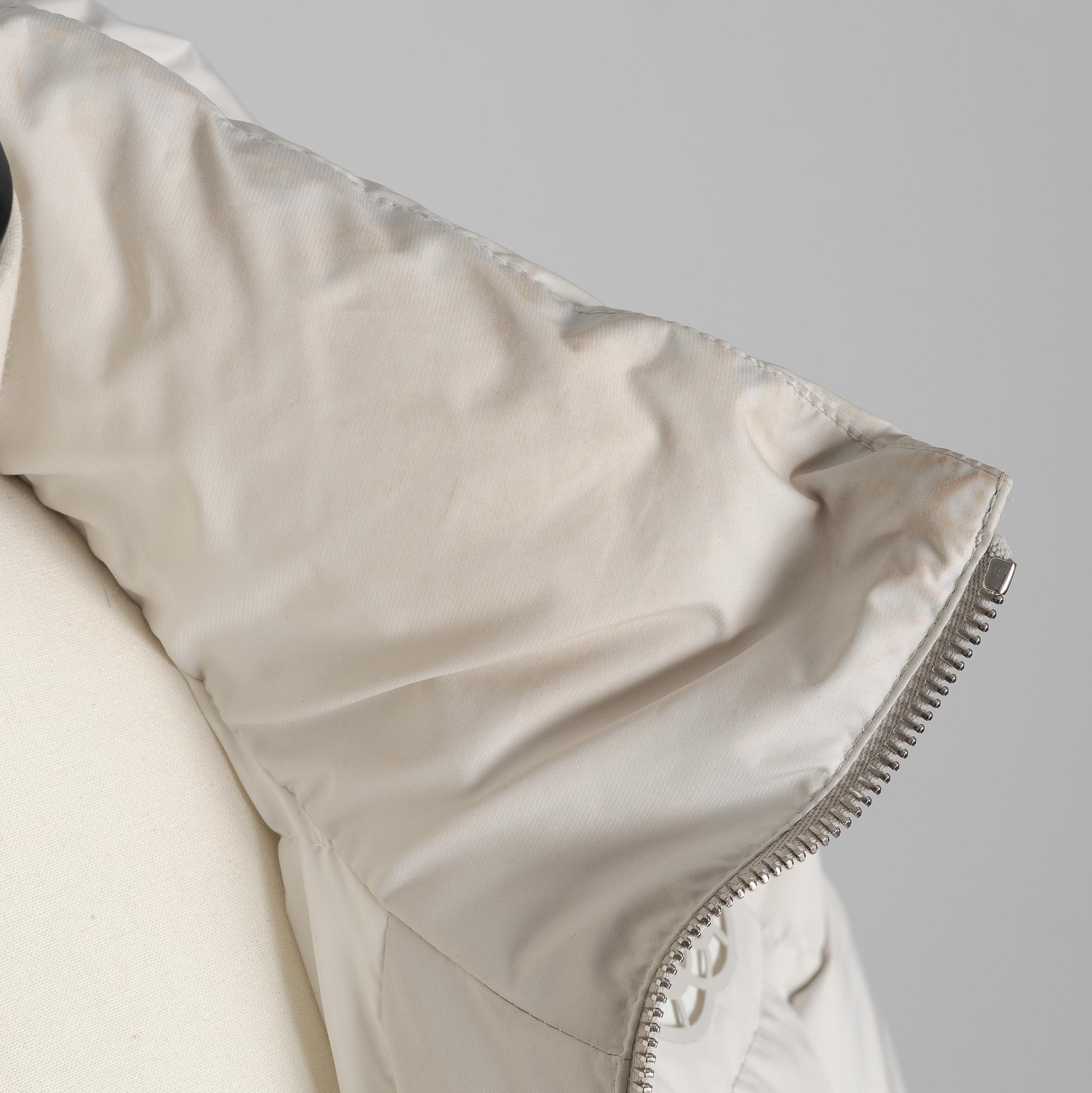 Chanel, down coat, size Fr 40.