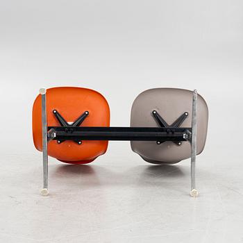 Charles & Ray Eames, soffa, "Eames Plastic Side Chair Beam Seating", Vitra.