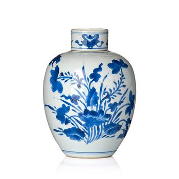 1100. A blue and white tea caddy with cover, Qing dynasty, Kangxi (1662-1722).