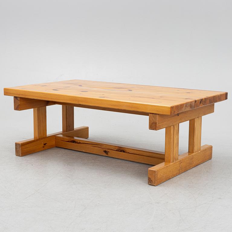 Coffee table, pine, second half of the 20th century.