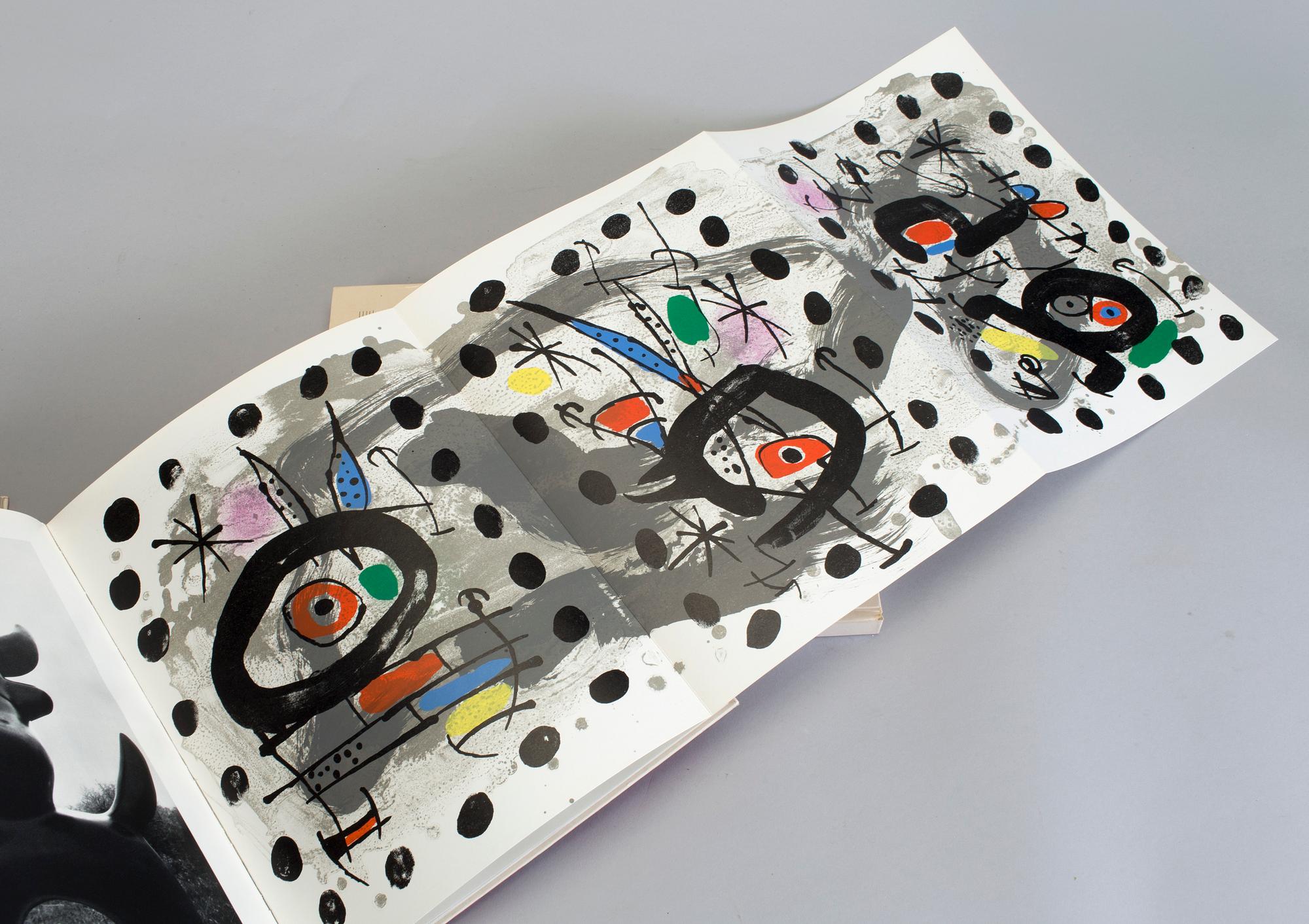 BOOK; XXe Siécle, 7 vol with litographs.