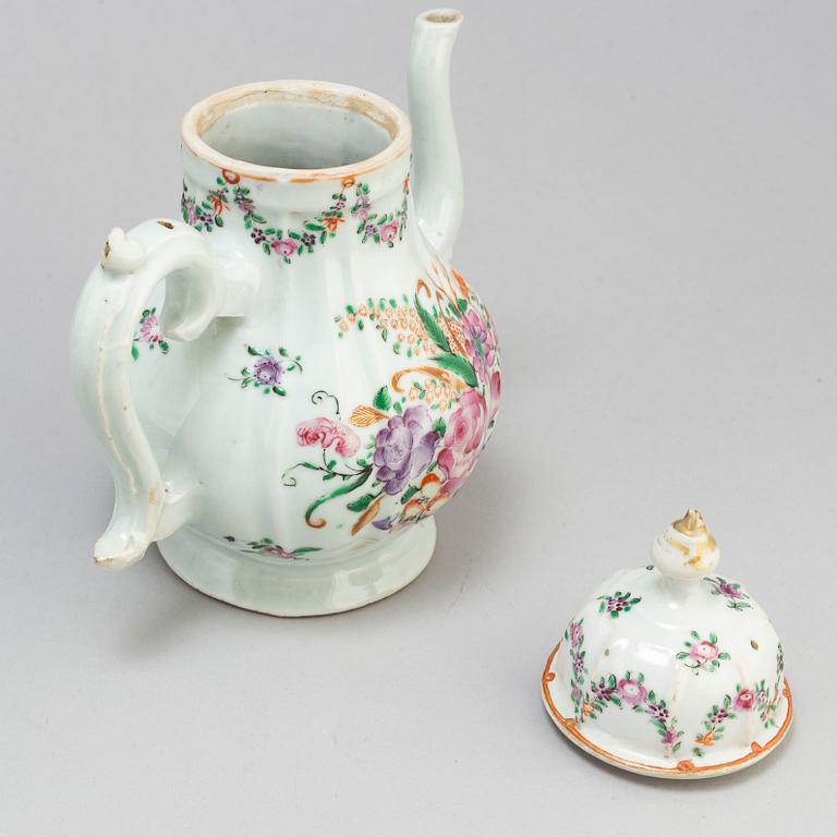 A set of famille rose porcelain, Qing dynasty, Qianlong (1736-95) and later.