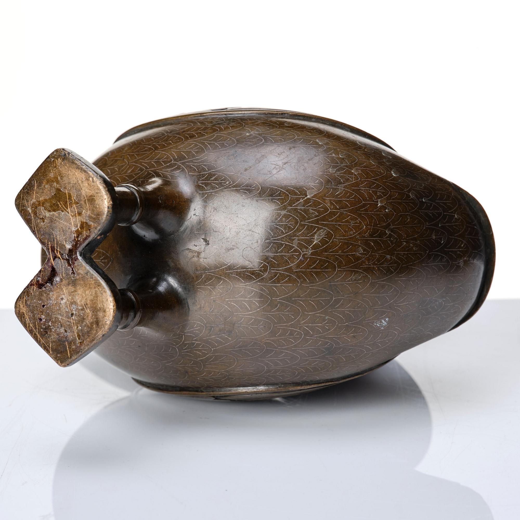 Kanna/kärl, brons. Arkaiserande modell, Qingdynastin (1644-1912).
