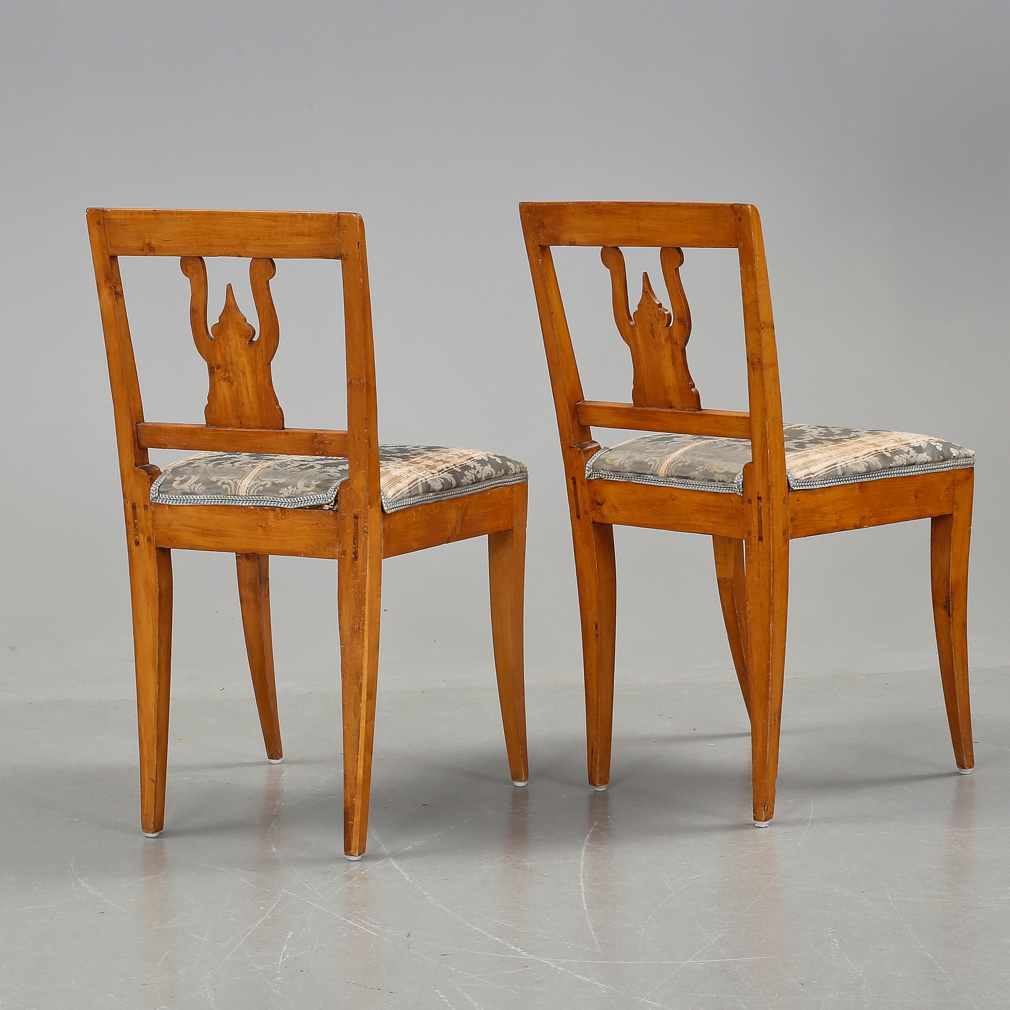 STOLAR, ett par, empirestil, 1800/1900-tal.