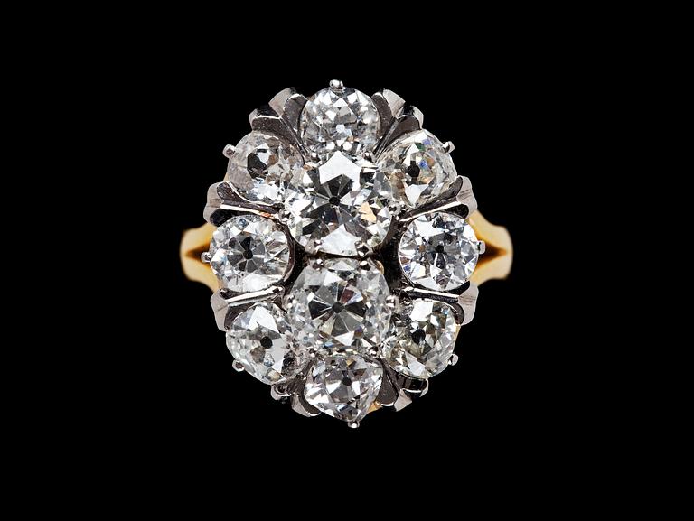 RING, tio gammalslipade diamanter, tot. ca 3.80 ct.