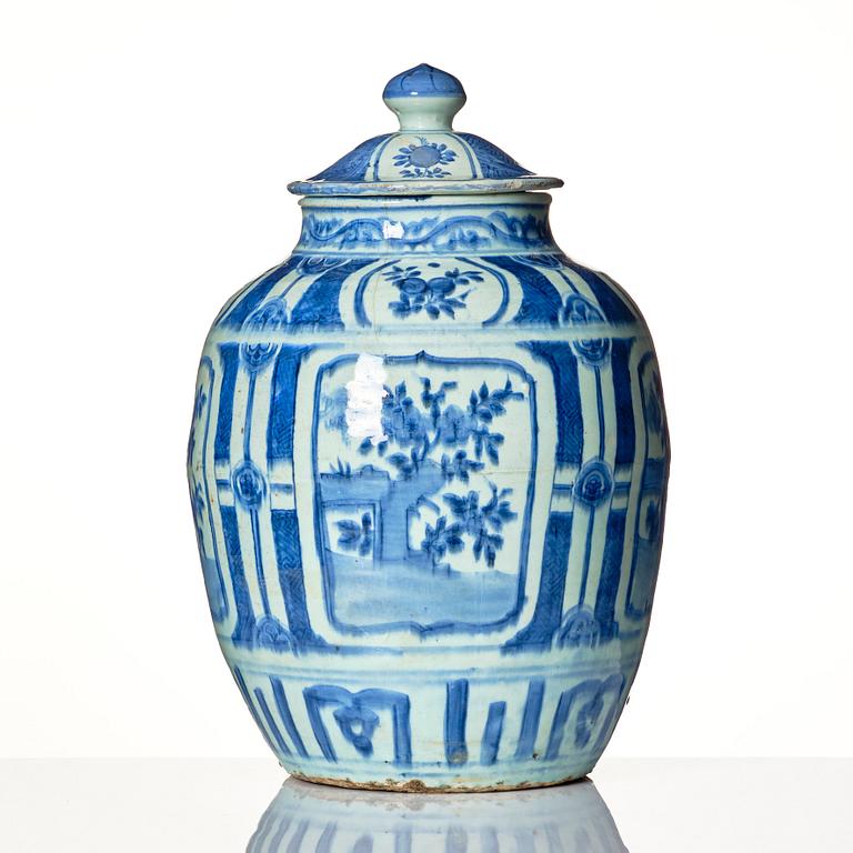 A massive blue and white jar with cover, Ming dynasty, Wanli (1572-1620).