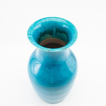 A turquoise glazed vase, late Qing / early 20th Century.