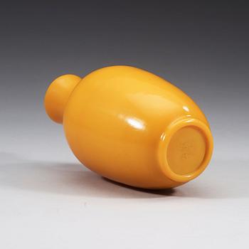 A Chinese yellow Peking glass vase, 20th Century inscription to base.