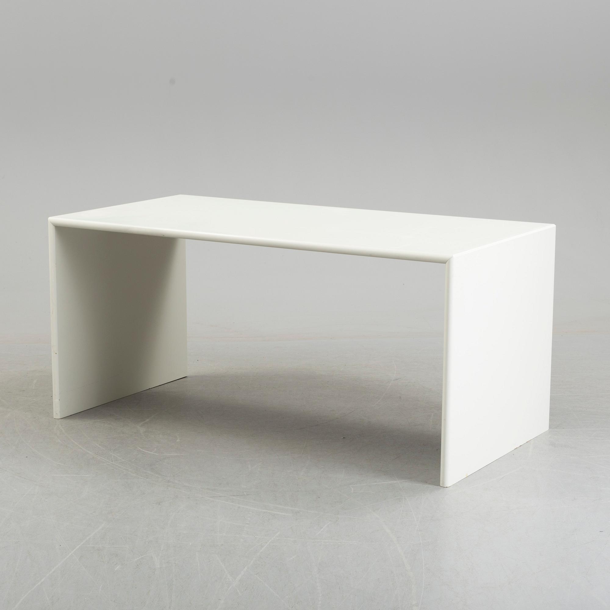 One table and 2 benches "Monterey", 3 pcs, by Peter J Lassen, Montana, 21th century.