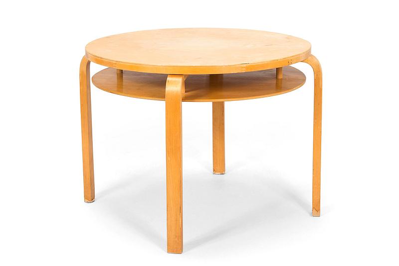 “This coffee table is something I would really love to have in our TV room, it would fit perfectly.” – Pil Kallesø