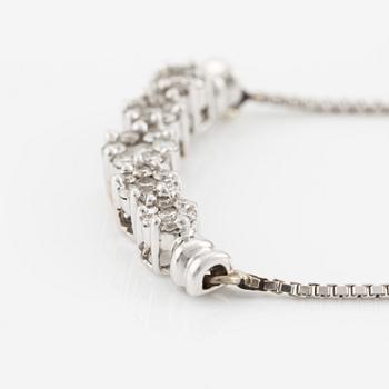 Necklace, 18K white gold with brilliant-cut diamonds.