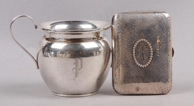 CIGARETTETUI samt SKÅL, silver, 1900-tal.