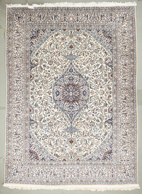 Matta, Nain, 9 LAA, ca 404 x 293 cm.