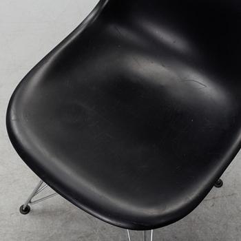 CHARLES & RAY EAMES, six 'DRS' chairs, Vitra.