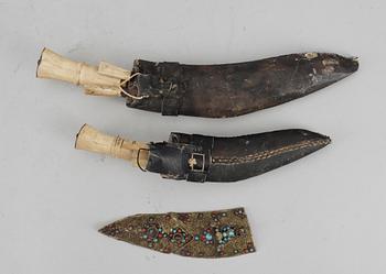 DOLKAR, 2 st, orientaliska, 1900-talets första hälft.