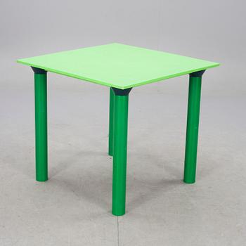 BORD, troligen Magistretti, Kartell, märkt.
