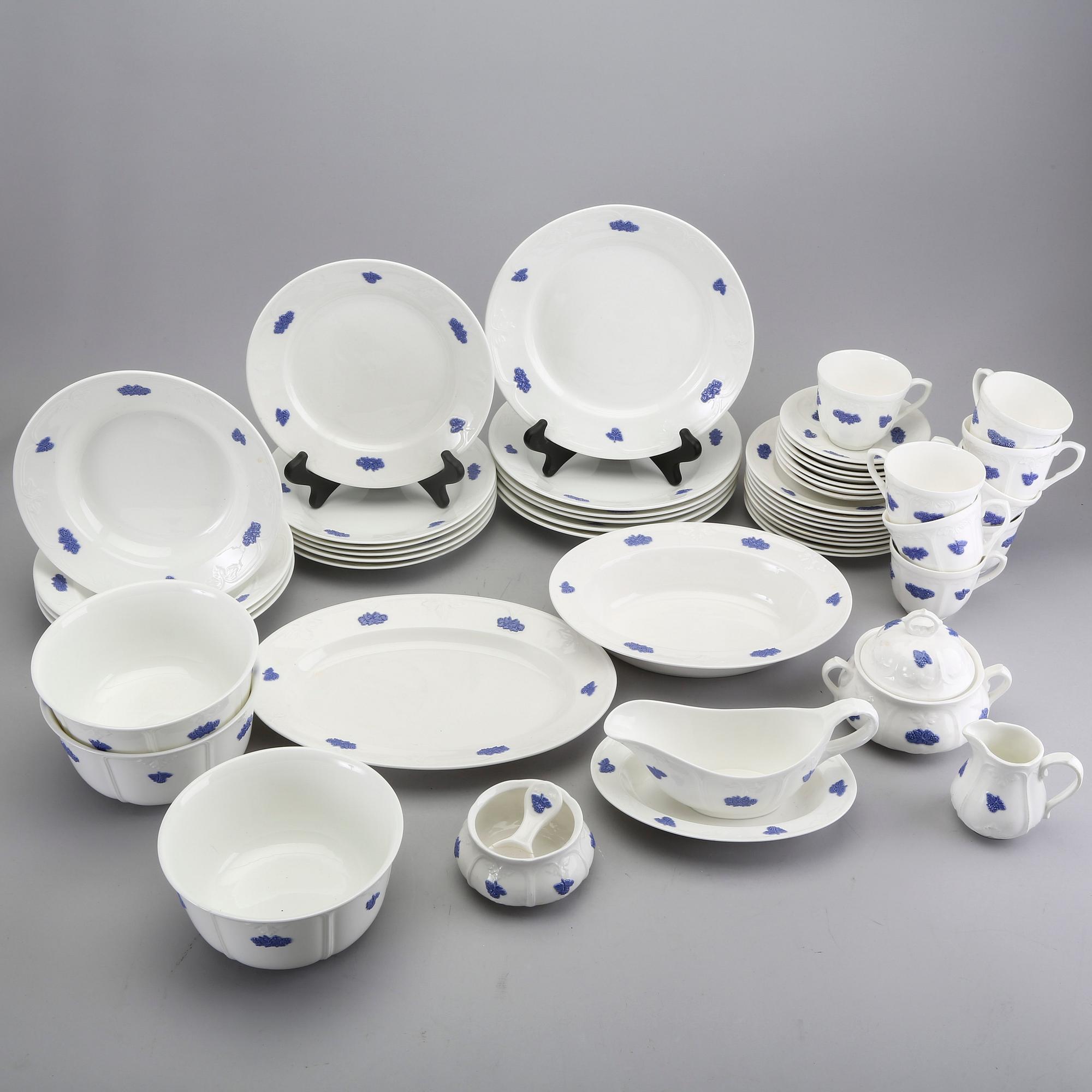 Servis 44 dlr "Blå Blom" Gustavsberg 1900-talets andra hälft porslin.