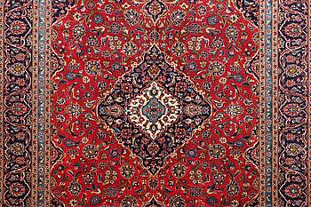 A carpet, Kashan, ca 401 x 284 cm.