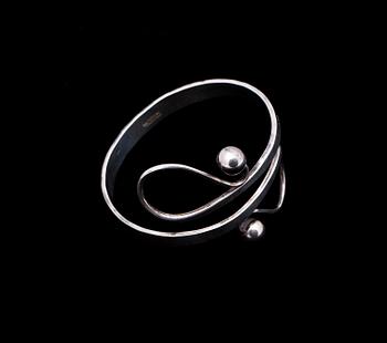 ARMRING,, strelingsilver, design Anna-Greta Eker. Importstämplar.Vikt ca 40 g.