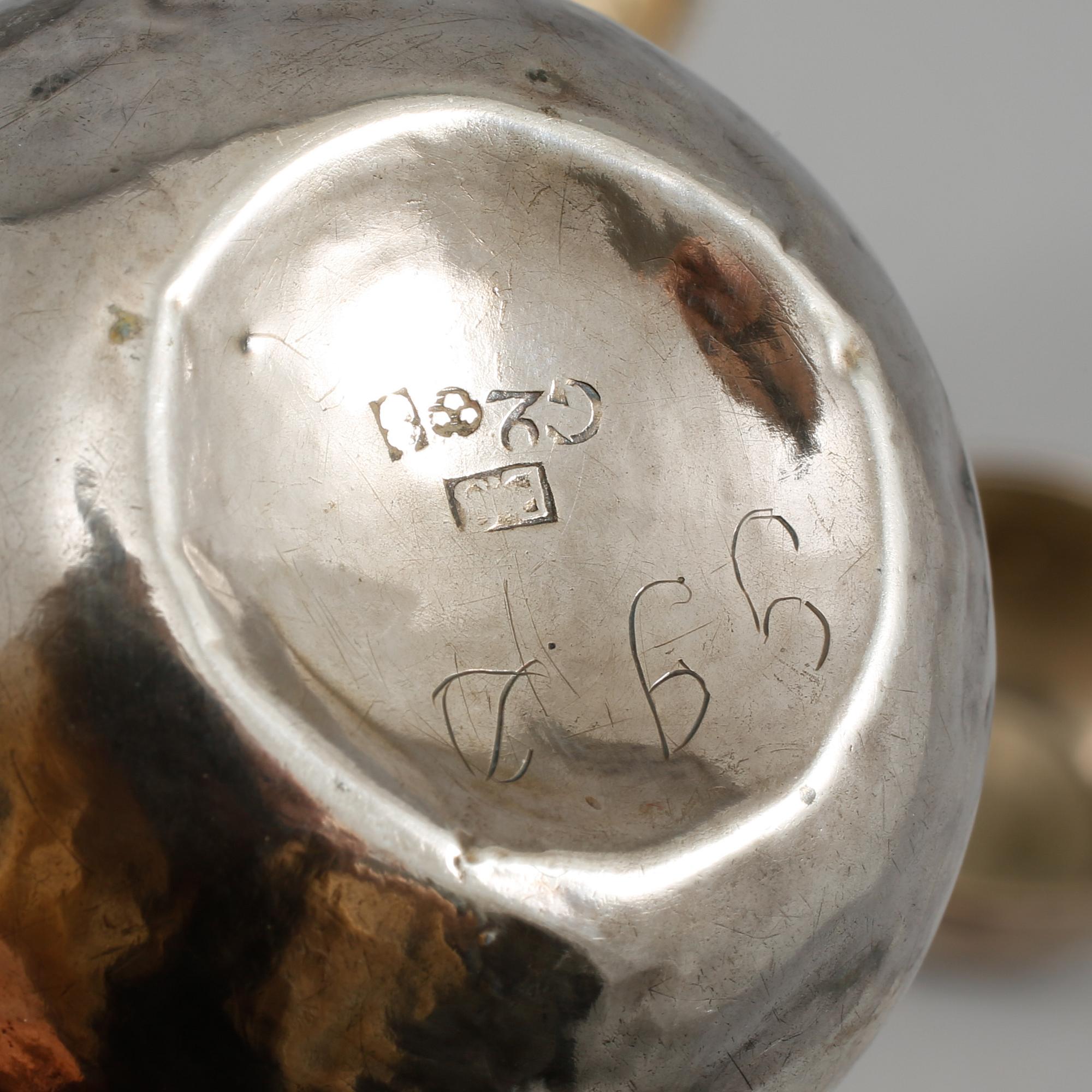 KALKAR, 2 st, samt SUPKOPPAR, 2 st, silver, 1700/1800/1900-tal, vikt 180 gram.