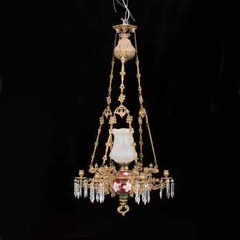 TAKFOTOGENLAMPA, majolika, omkring sekelskiftet 1900.