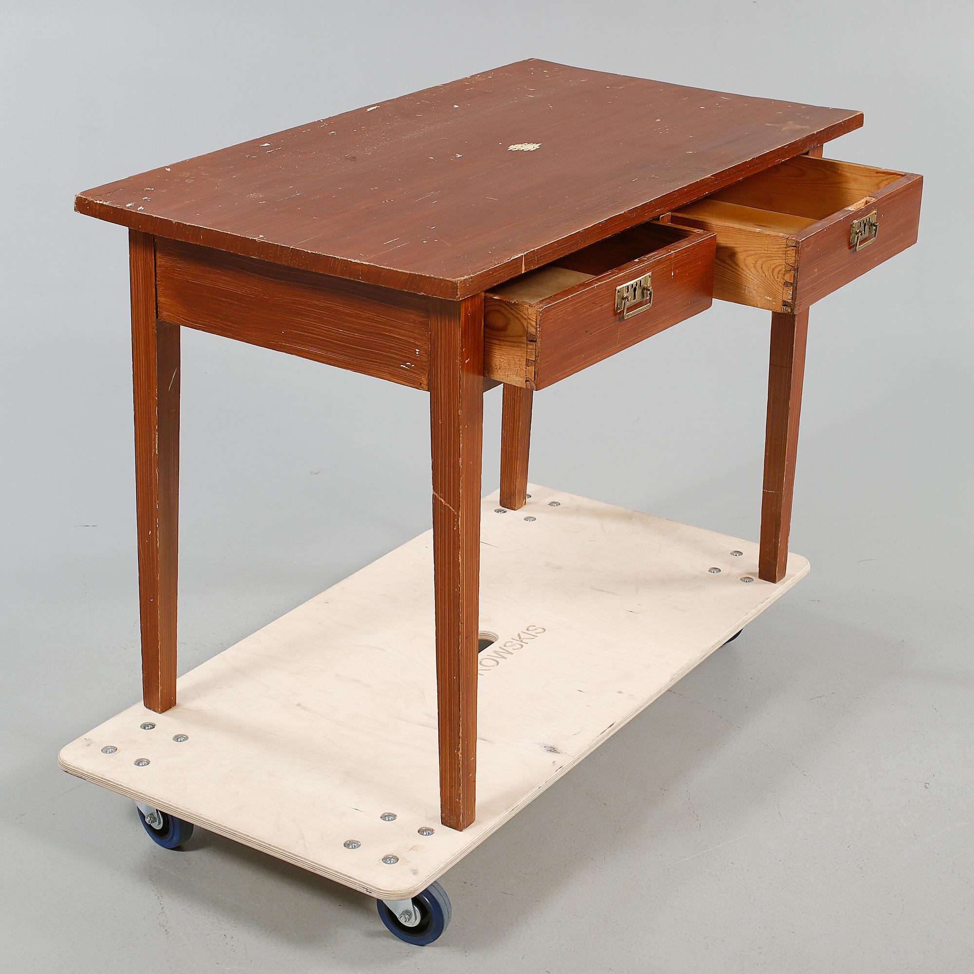 SKRIVBORD, jugend, 1900-talets första hälft.