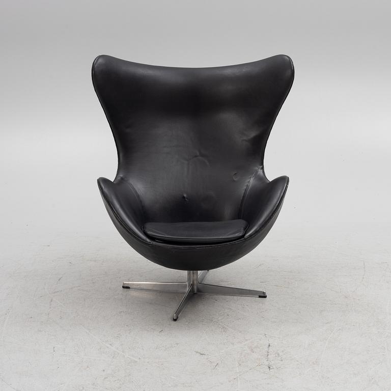 Arne Jacobsen, armchair, "The Egg Chair", Fritz Hansen, Denmark 1971.