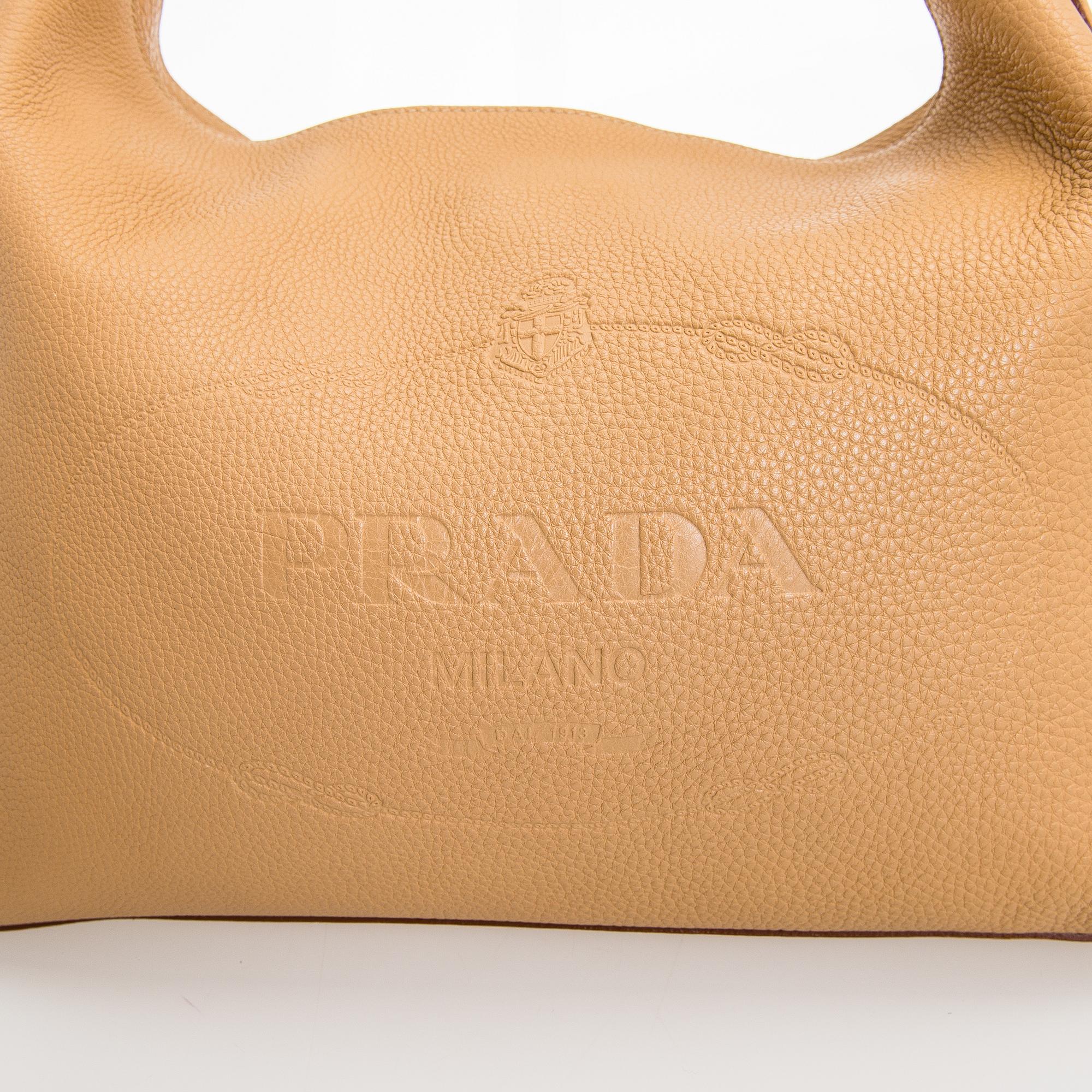Prada, väska.