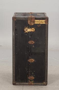 RESEGARDEROB, Mendel Wardrobe, 1900-talets första hälft.