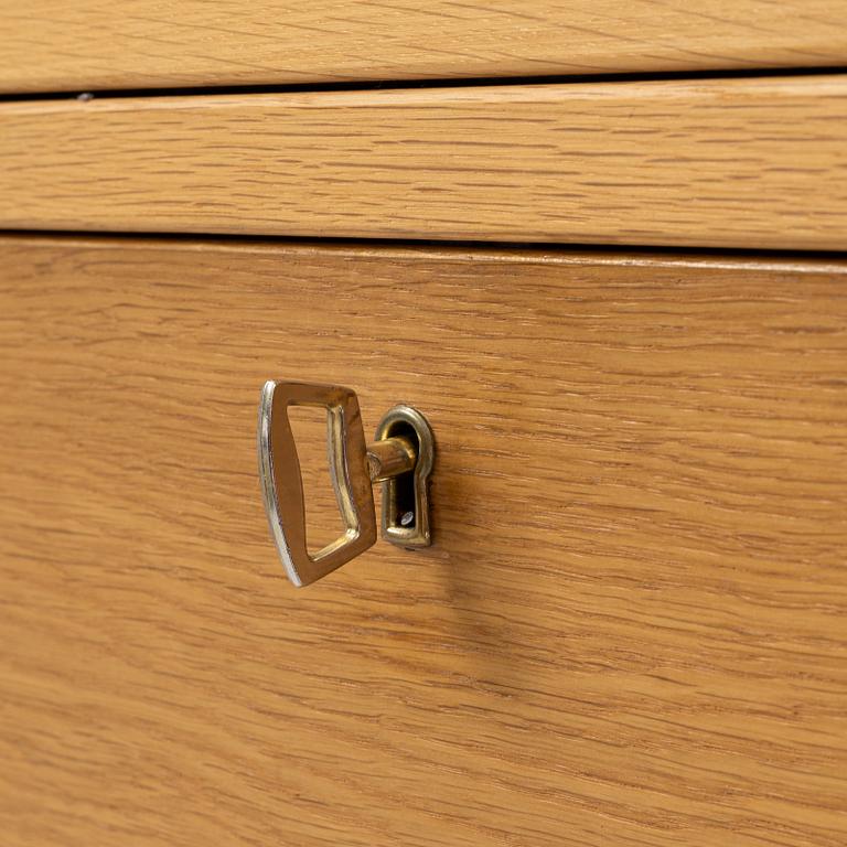 Børge Mogensen, a set of oak veneered bookcases, cabinets and drawers.