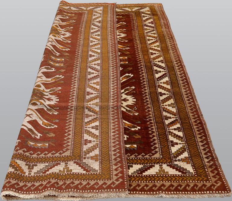 A carpet, semi-antique  Anatolian Kars, ca 257 x 167 cm.