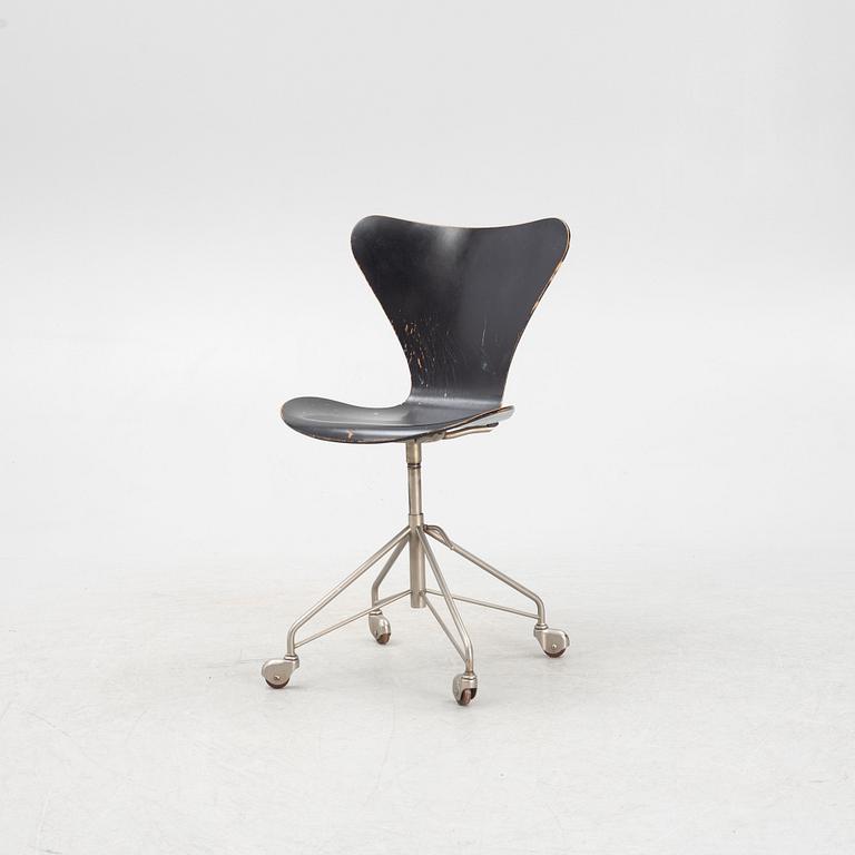 Arne Jacobsen, skrivbordsstol, "Sjuan", Fritz Hansen, Danmark, 1950/60-tal.