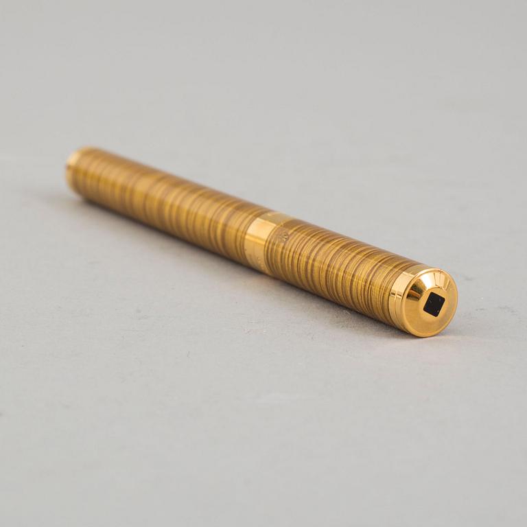 ST DUPONT, a gilt and Chinese lacquer 'Lady' fountain pen, France, 1999.